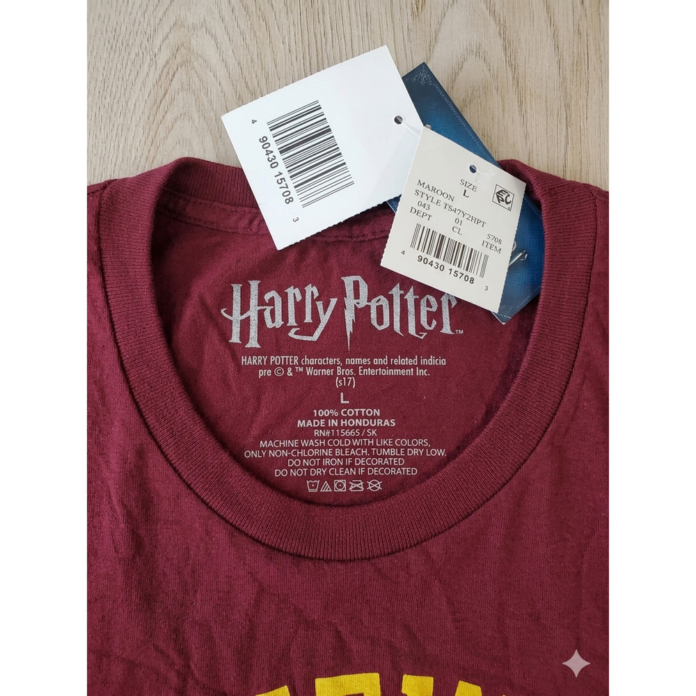 NWT Harry Potter Gryffindor Quidditch T-Shirt - Size Large - Picture 3 of 3